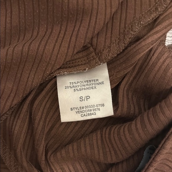 Eclipse Chocolate Ribbed Twist Crop Top - Picture 6 of 6